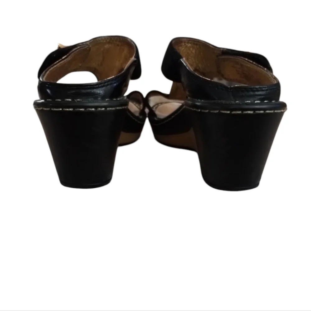 Algeria Women’s Lara T-Strap Wedge Sandals Black & Gold Metallic Size 37